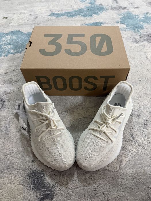 Yeezy 350 V2 Bone
