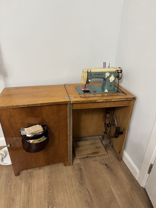 Продам швейную машинку Чайка