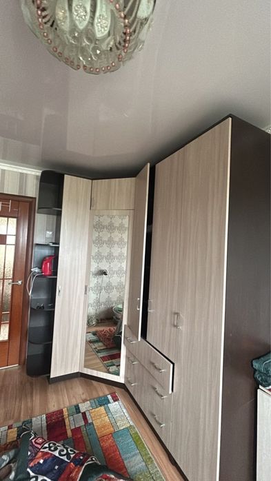 Продам угловой шкаф
