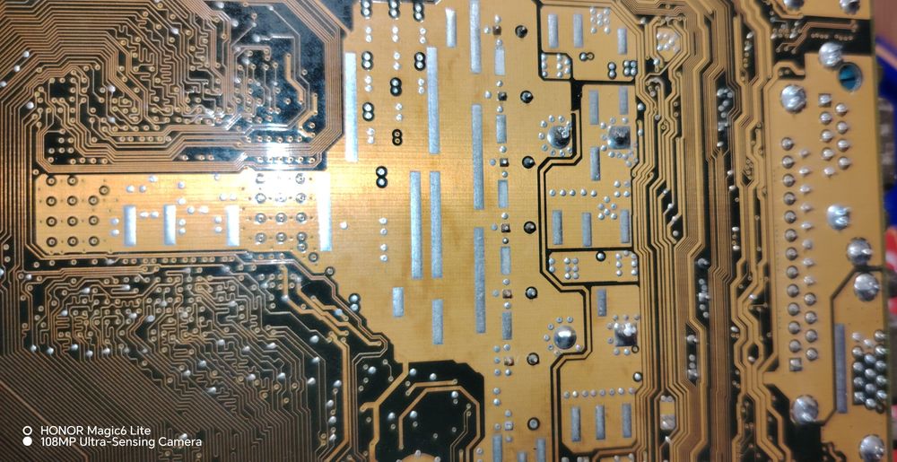 Gold 24k miner de suprafață.