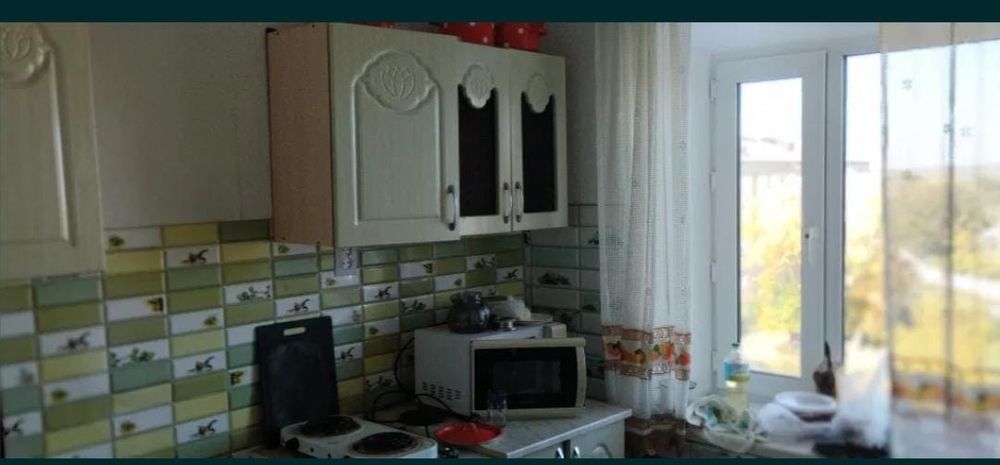 Екі бөлмелі пәтер сатылады.