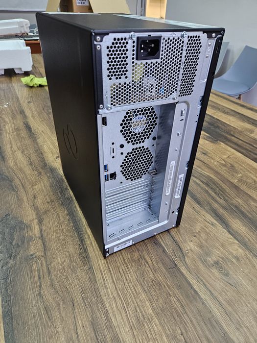 Fujitsu PRIMERGY TX1310 M3 сървър