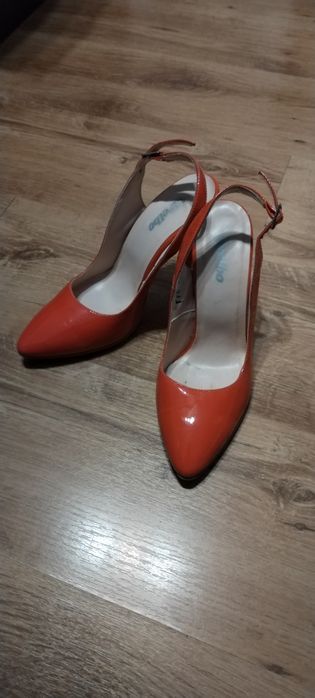 Pantofi piele lacuita