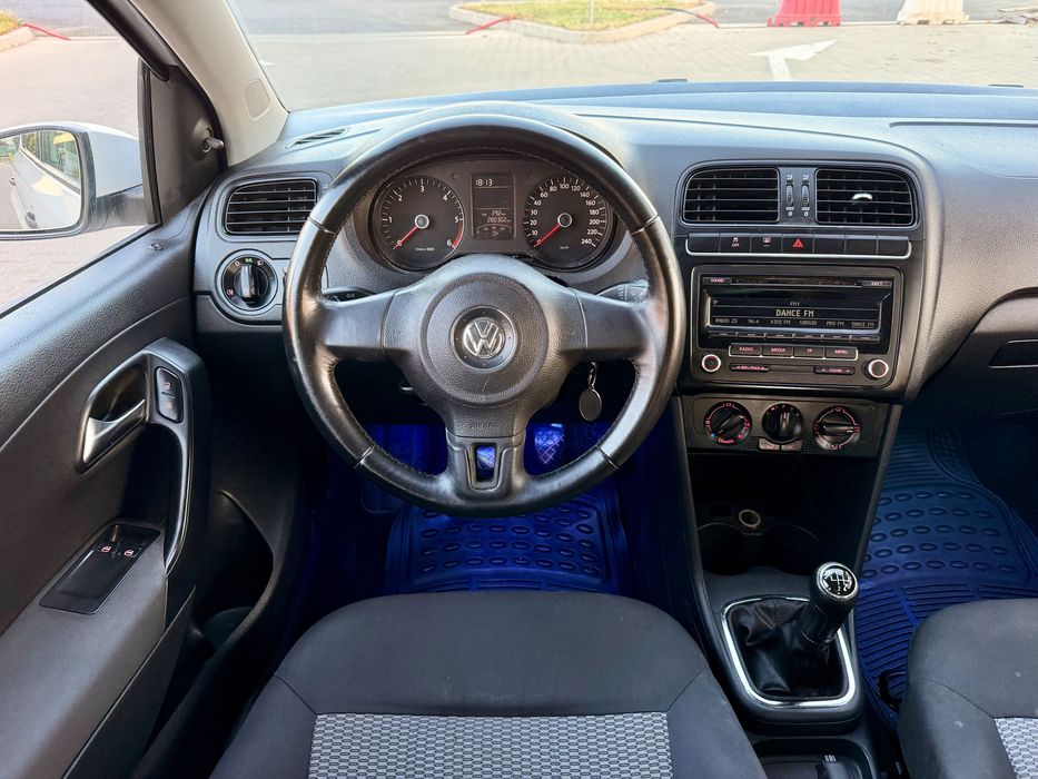 VOLKSWAGEN Polo 2011 — imagine 5