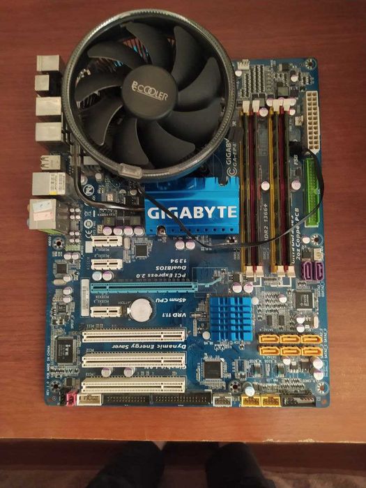 Комплект ддр2 без видеокарты с кейсом и монитором