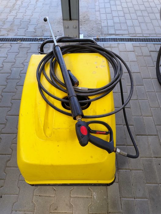 De vânzare un aparat pret550.de spălat mașini.