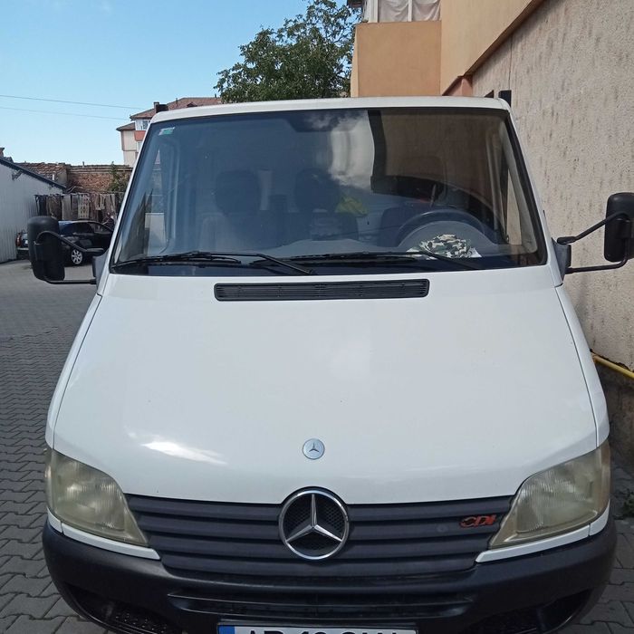 Vând Mercedes sprinter