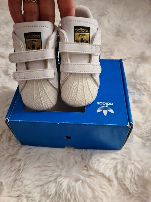 Încălțăminte adidas mărimea 19