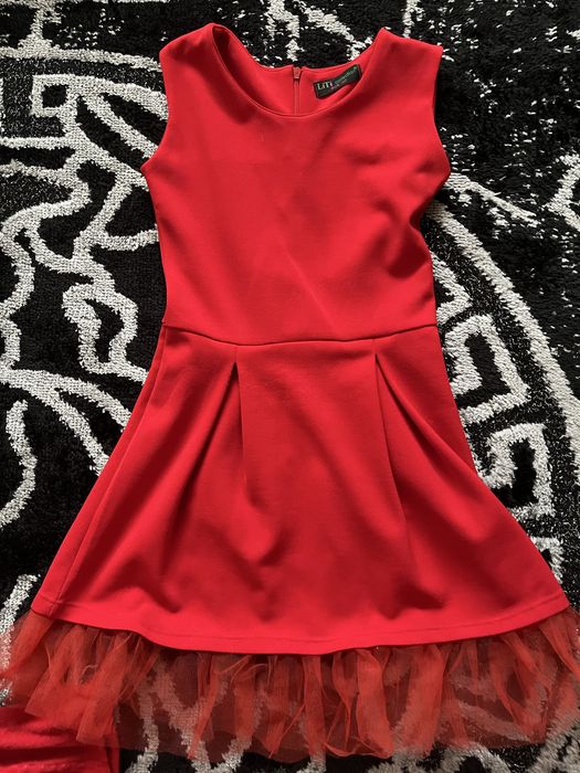 Rochită rosie deosebita- 122-128 cm