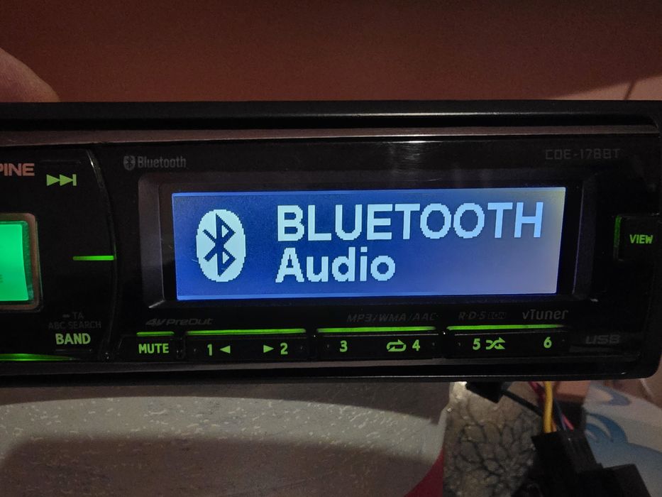 Продавам Alpine cde-177bt