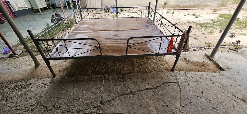 Tapchan. Soʻri. Тапчан.