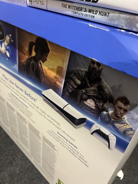 Playstation 5 Slim 1 TB + гаранция+ 2 игри подарък като нов(лично пр.)