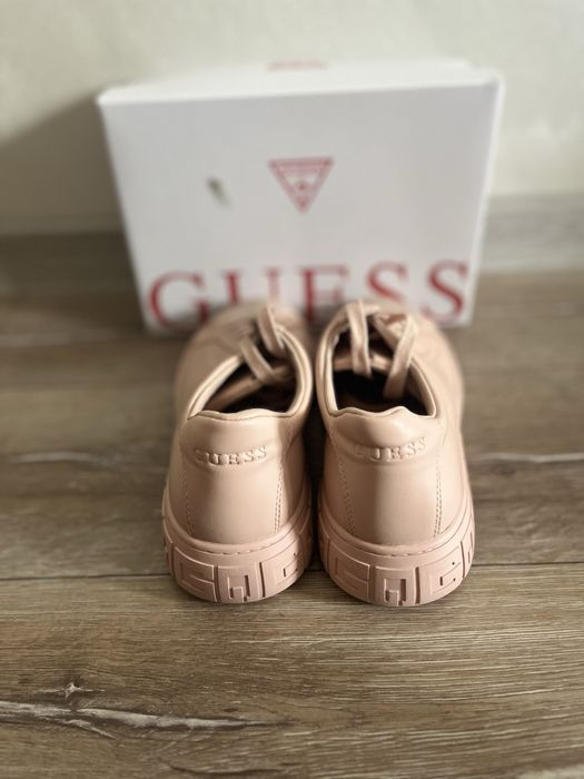 Дамски кецове Guess - Размер 41