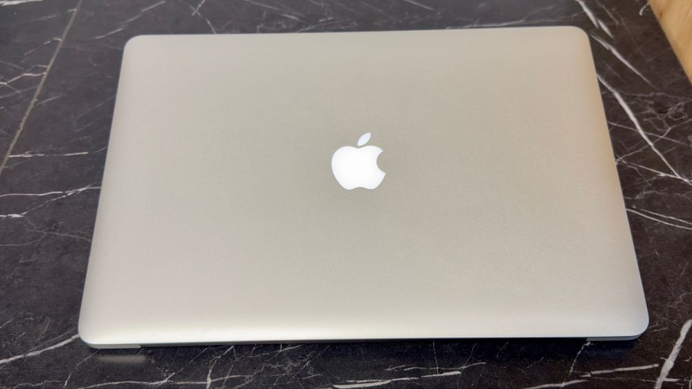 MacBook Pro i7/2.2Ghz Quad-Core- 15" Retină-16 GB RAM an 2014