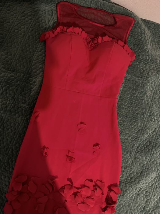 Вечернее красное платье