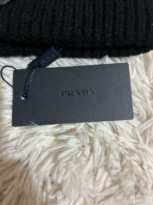 Vand Caciula Prada