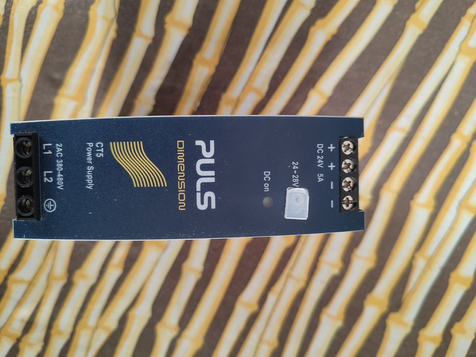 Sursă de alimentare trifazată