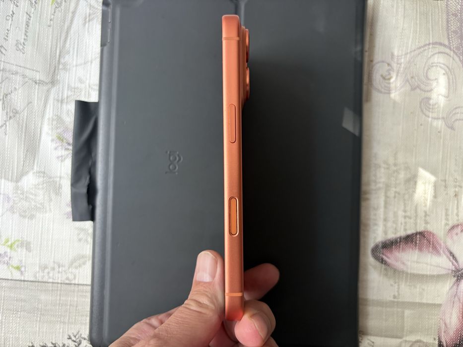 IPhone 17 pro 256гб Cosmic Orange