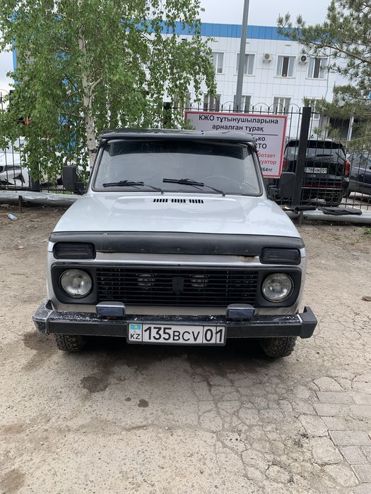 Продам ниву 2131 5-дверный