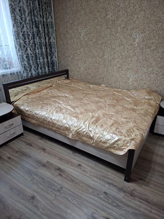 Продам спальный гарнитур. Качество отличное . Состояние отличное звони