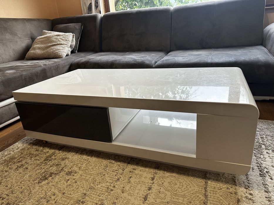 Холна маса-бял гланц