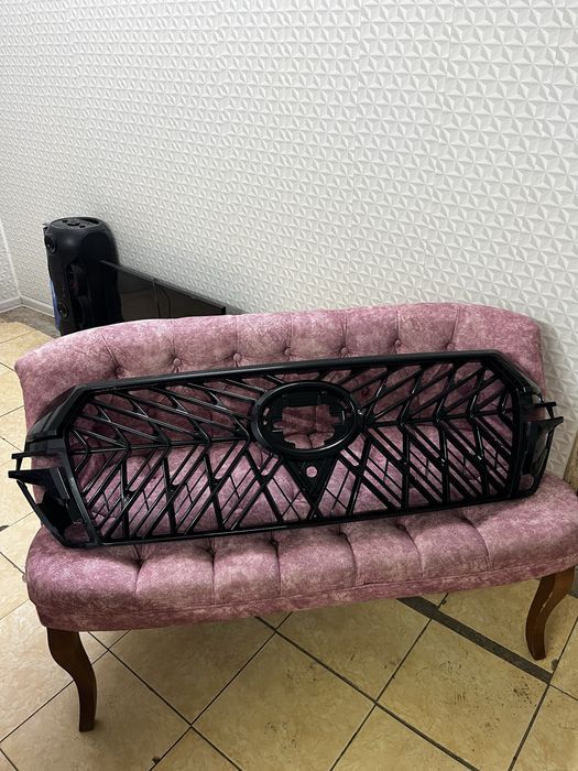 Решетка радиатор Land Cruiser 200