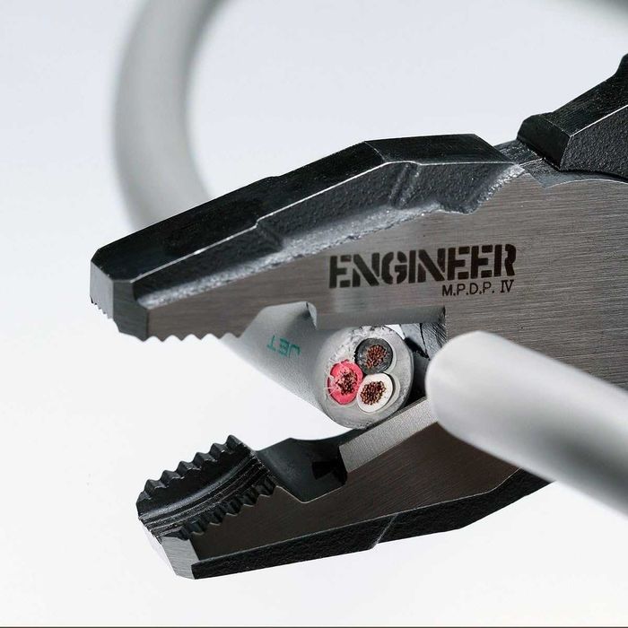 Мултифункционални клещи ENGINEER PZ-59 за премахване на болтове