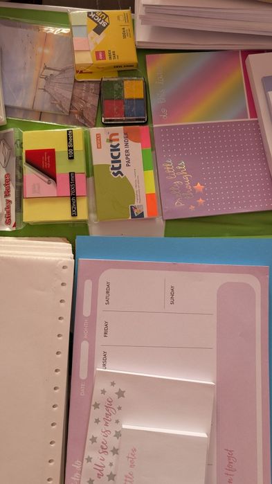 Голям лот от канцеларски материали