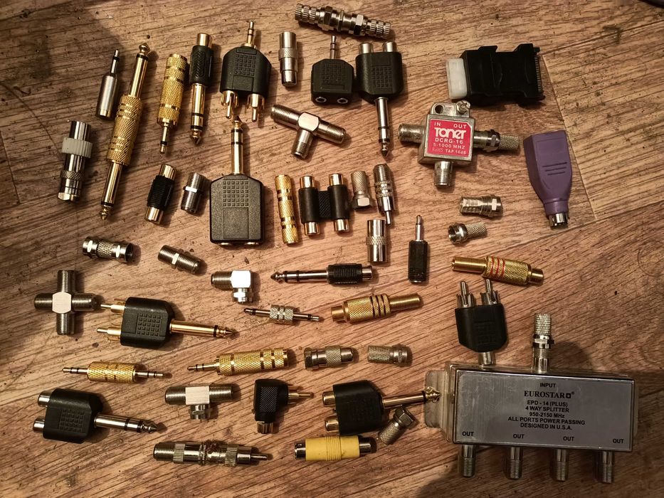 Разные штекера. Всё в одни руки! 20000 тг.