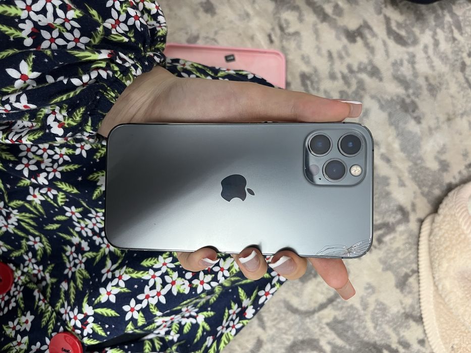 iPhone 12pro с гаранти