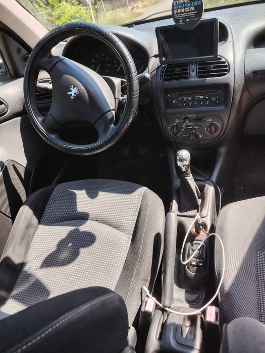 Vând Peugeot 206