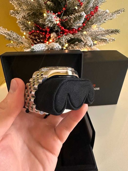 Tudor black bay one 41, часы