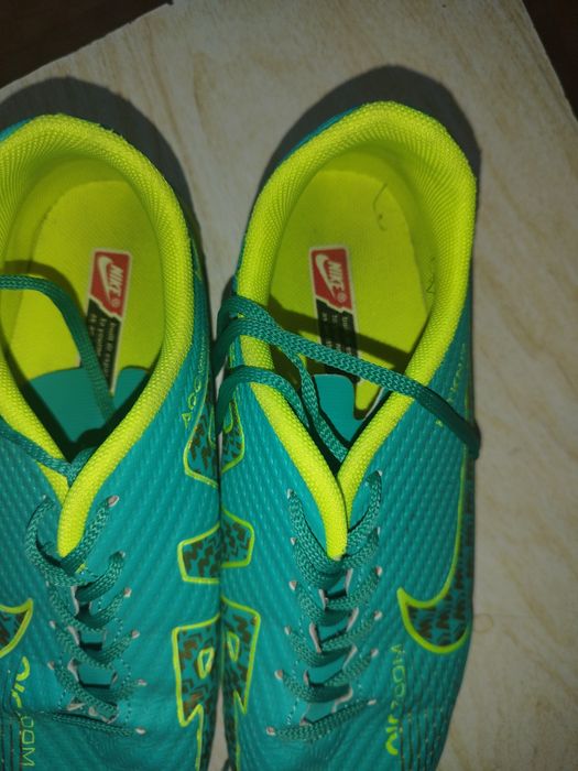 Бутсы NIKE(футзал) 39 размер