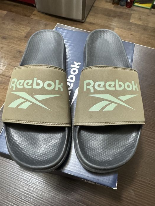 Сланцы Reebok оригинал 100%