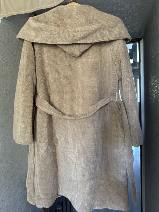 Продаётся женское пальто.