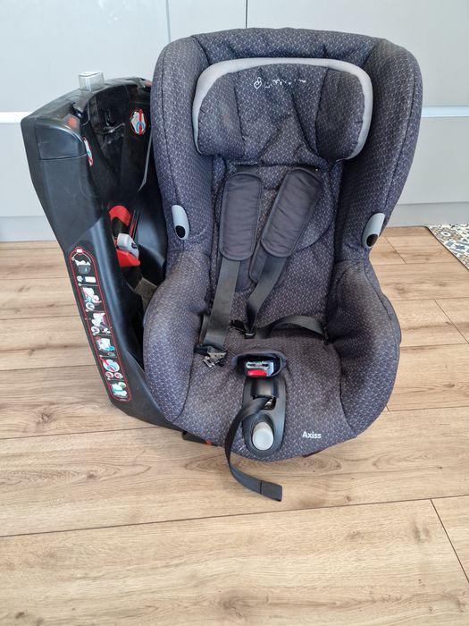 Maxi Cosi Axiss столче за кола