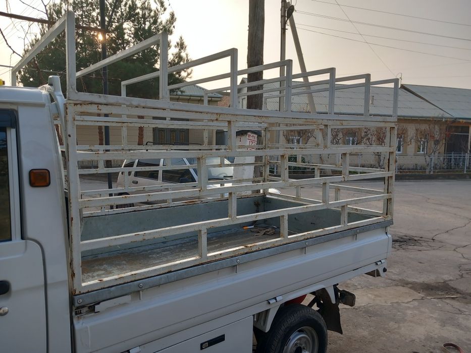 Labo ga profildan yasalgan karkaz reshotka sotiladi.