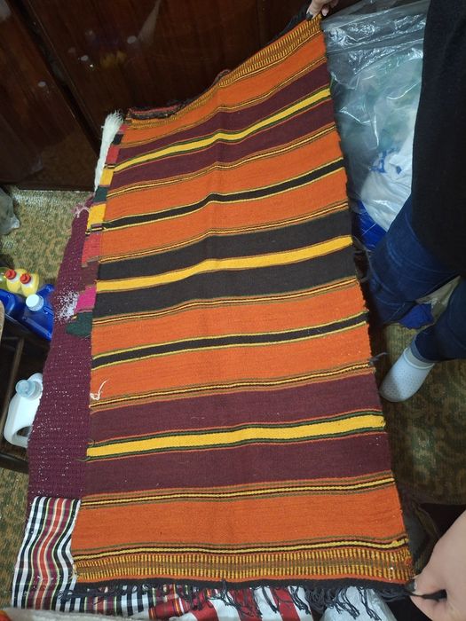 Мини килимчета, платове, родоп. и плетени на една кука калъфки, гайтан