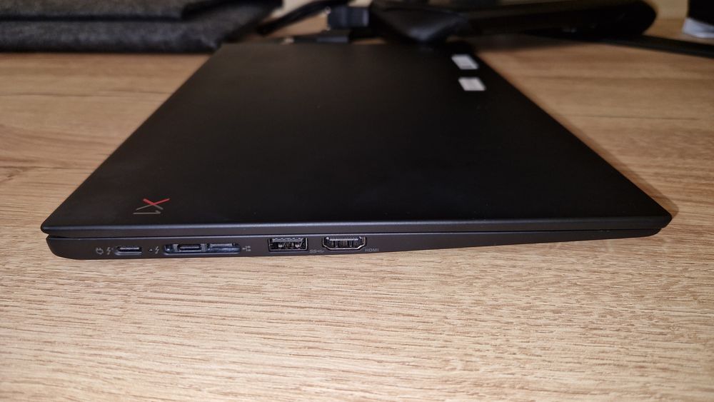 Lenovo Thinkpad X1 carbon 6th gen i5 8250u