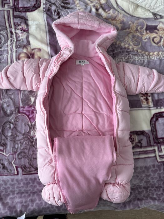 Демисезонный комбинезон для девочки