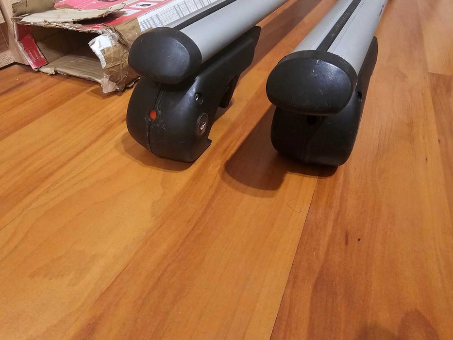 Продавам греди за багажник Menabo Brio