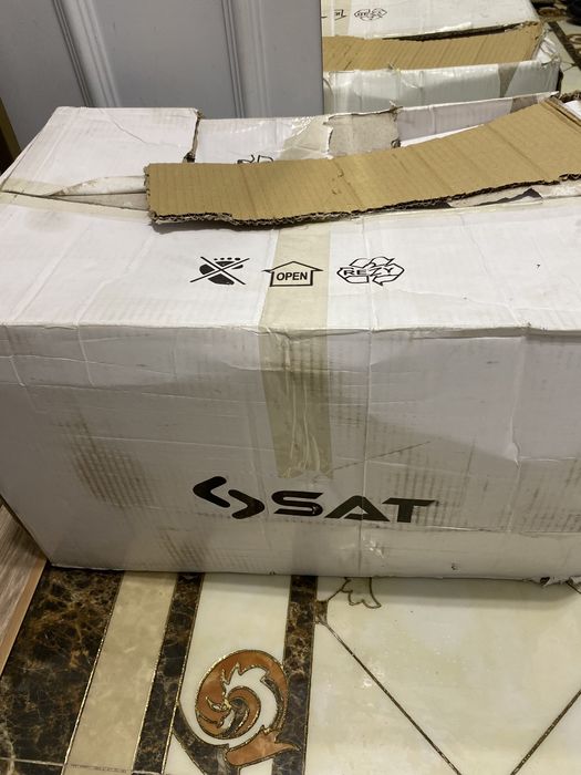 Люстра новая