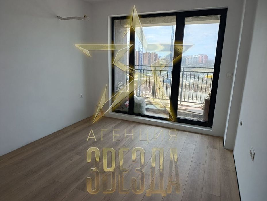 Тристаен с ПАРКОМЯСТО – Residential Park