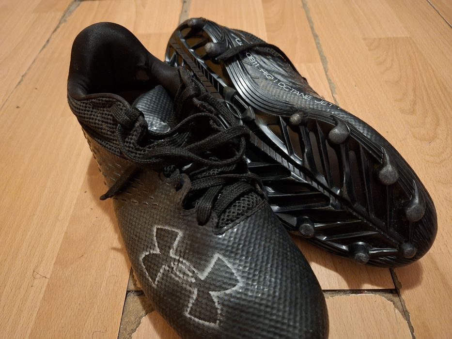 Ghete de fotbal Under Armour (Mărimea 44.5 - calapod mic)