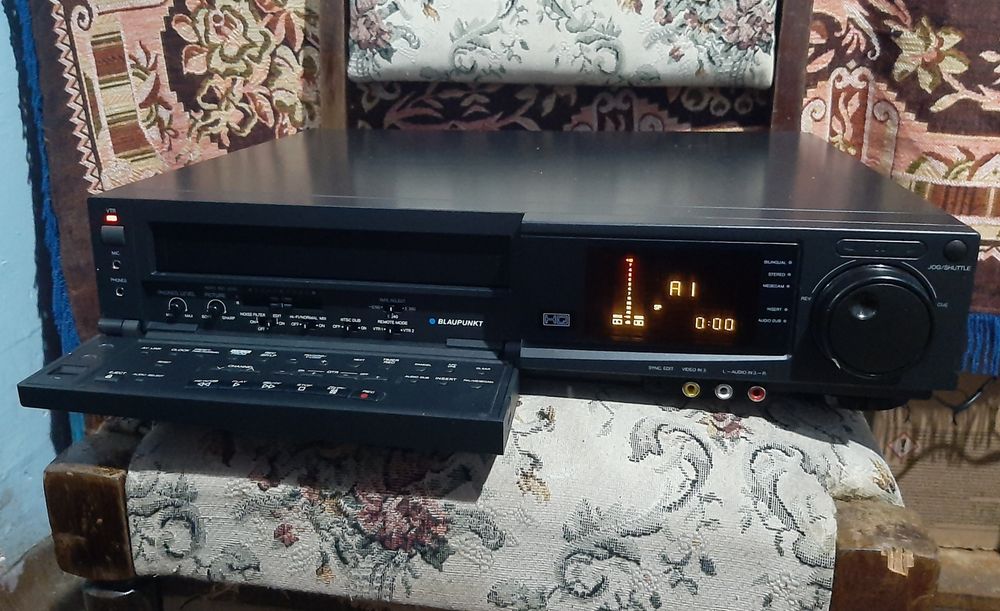 Vând videorecorder blaupunkt stereo rtv-830 în stare bună