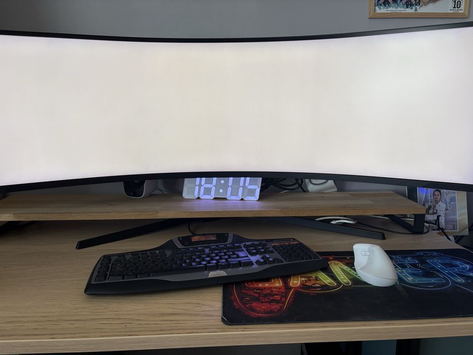 Monitor Gaming Curbat Samsung Odyssey Neo G9 49" Mini-LED 240Hz (S49AG950NU)