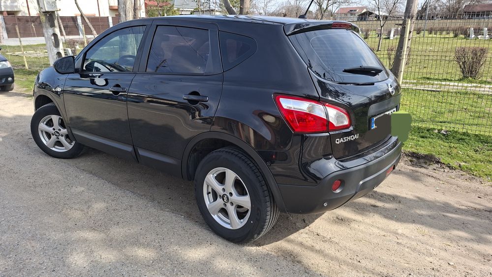Nissan Qashqai J10