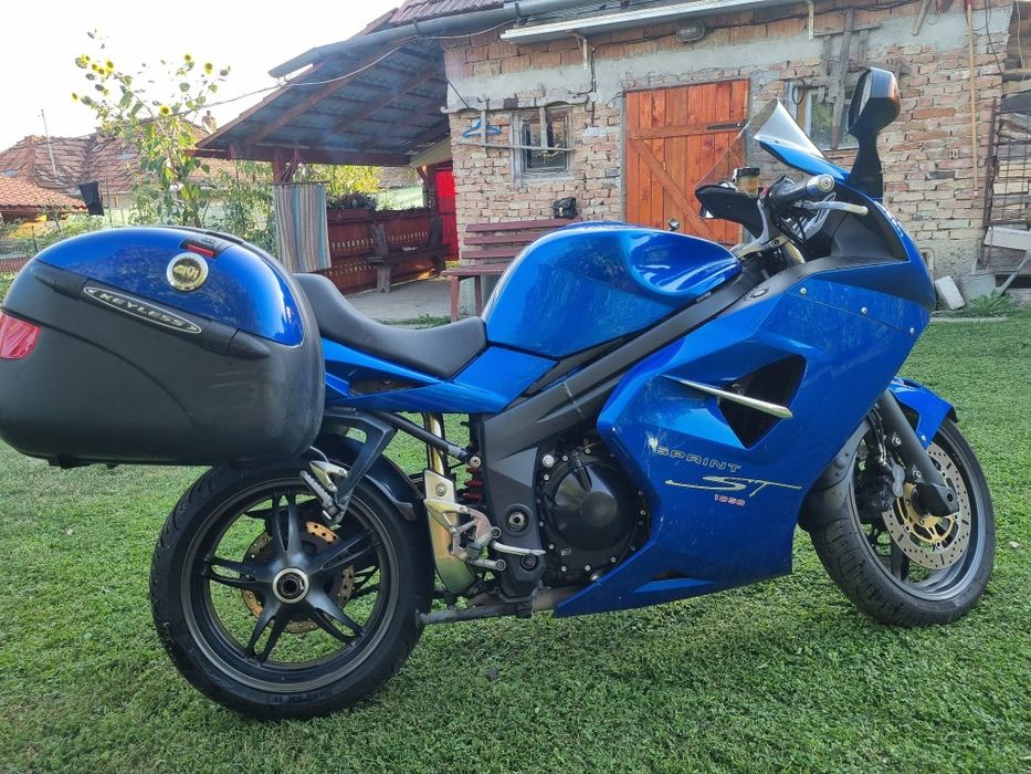 Triumph  St  1050
