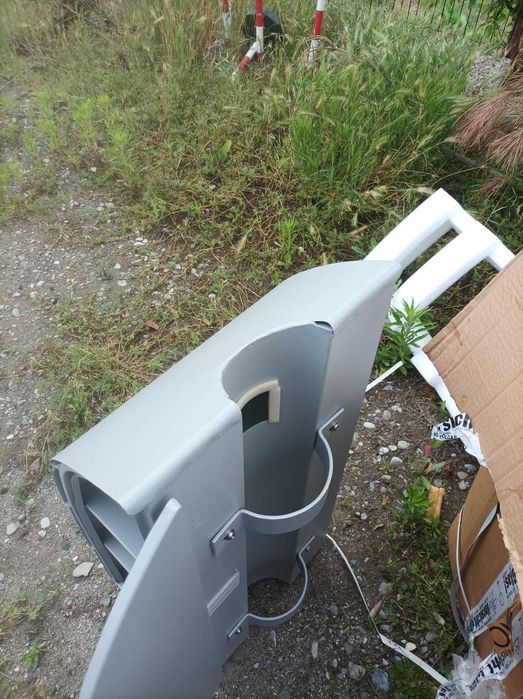 Dulap metalic stalp stradal cu energie solara