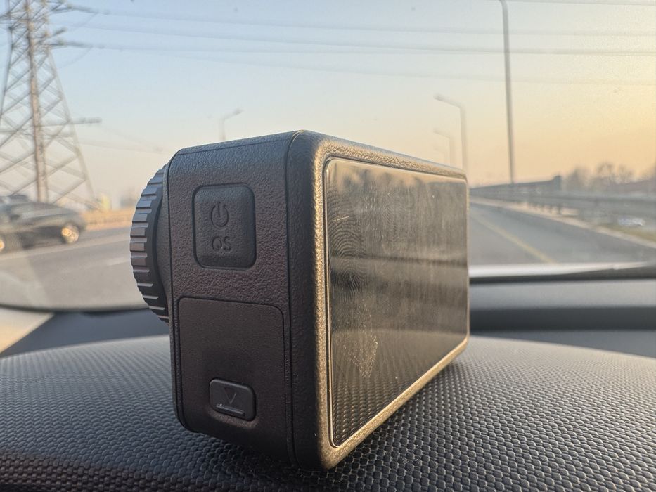 Продам Action 3 с micro kard 512 gb